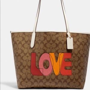Coach city LOVE tote in sig coated canvas & leath